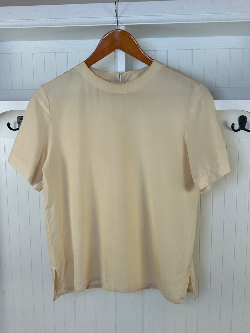 Saks Fifth Avenue Ivory 100% Silk Short Sleeve Blouse Petite